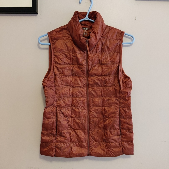 Uniqlo Ultra Light Down Packable Vest- Salmon Pink - Picture 4 of 10